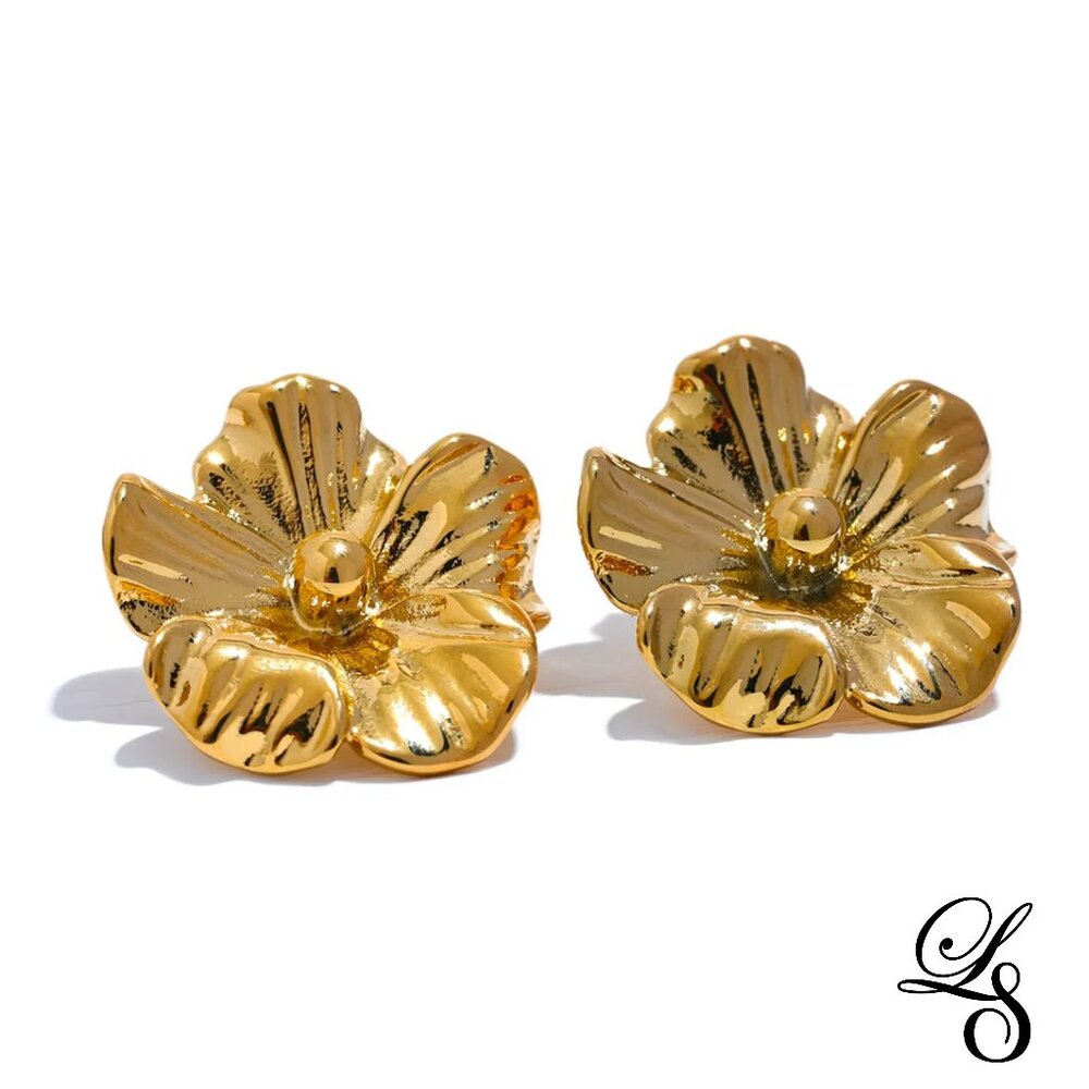 🌼New 18K Gold Flower Stud Earrings 🌼